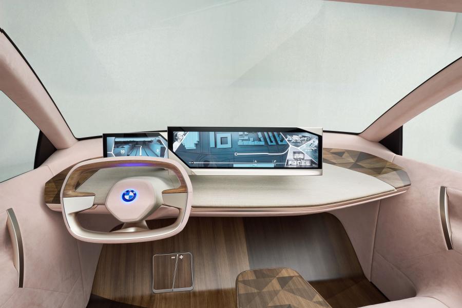 Торпедо BMW Vision iNEXT 2018 года  (фото 119 из 128)